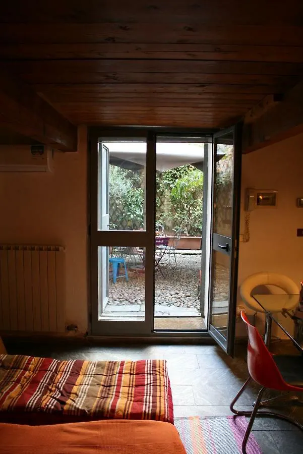 Central Apartment With Garden Milano Italien