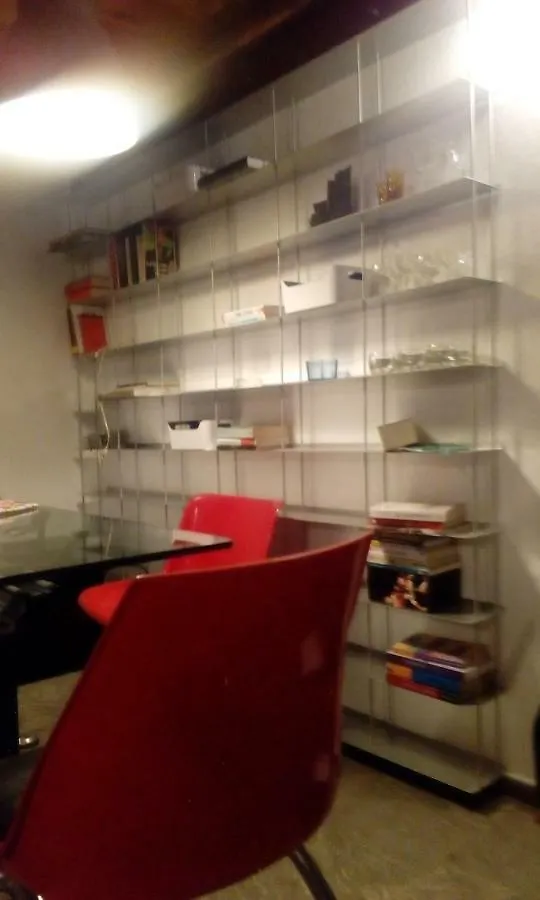Central Apartment With Garden Milano