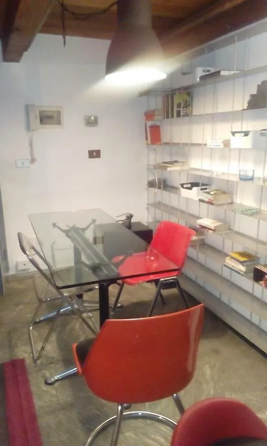 Central Apartment With Garden Milano